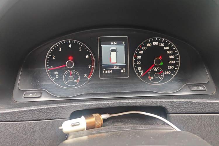 Used Volkswagen Multivan 2012 2.0 TSI Two-Wheel-Drive Luxury Edition Odometer Close Up