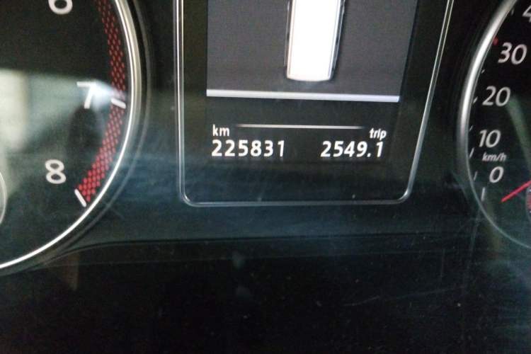 Used Volkswagen Multivan 2012 2.0 TSI Two-Wheel Drive Business Edition Odometer Close Up
