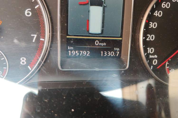 Used Volkswagen Multivan 2012 2.0 TSI Two-Wheel Drive Business Edition Odometer Close Up