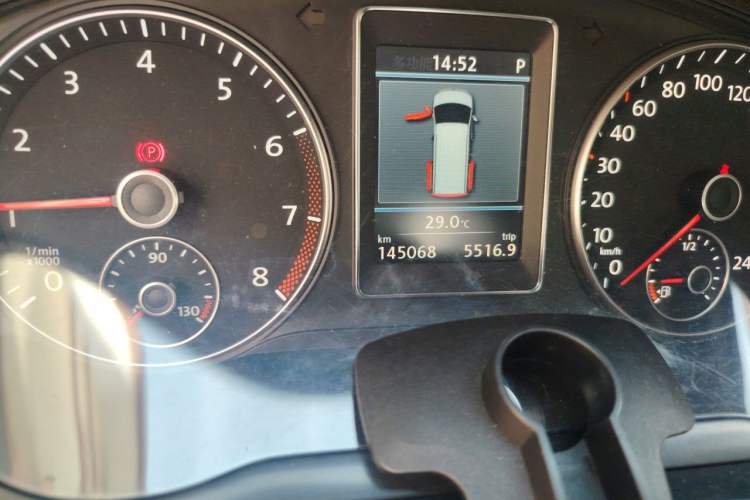 Used Volkswagen Multivan 2012 2.0 TSI Two-Wheel Drive Business Edition Odometer Close Up