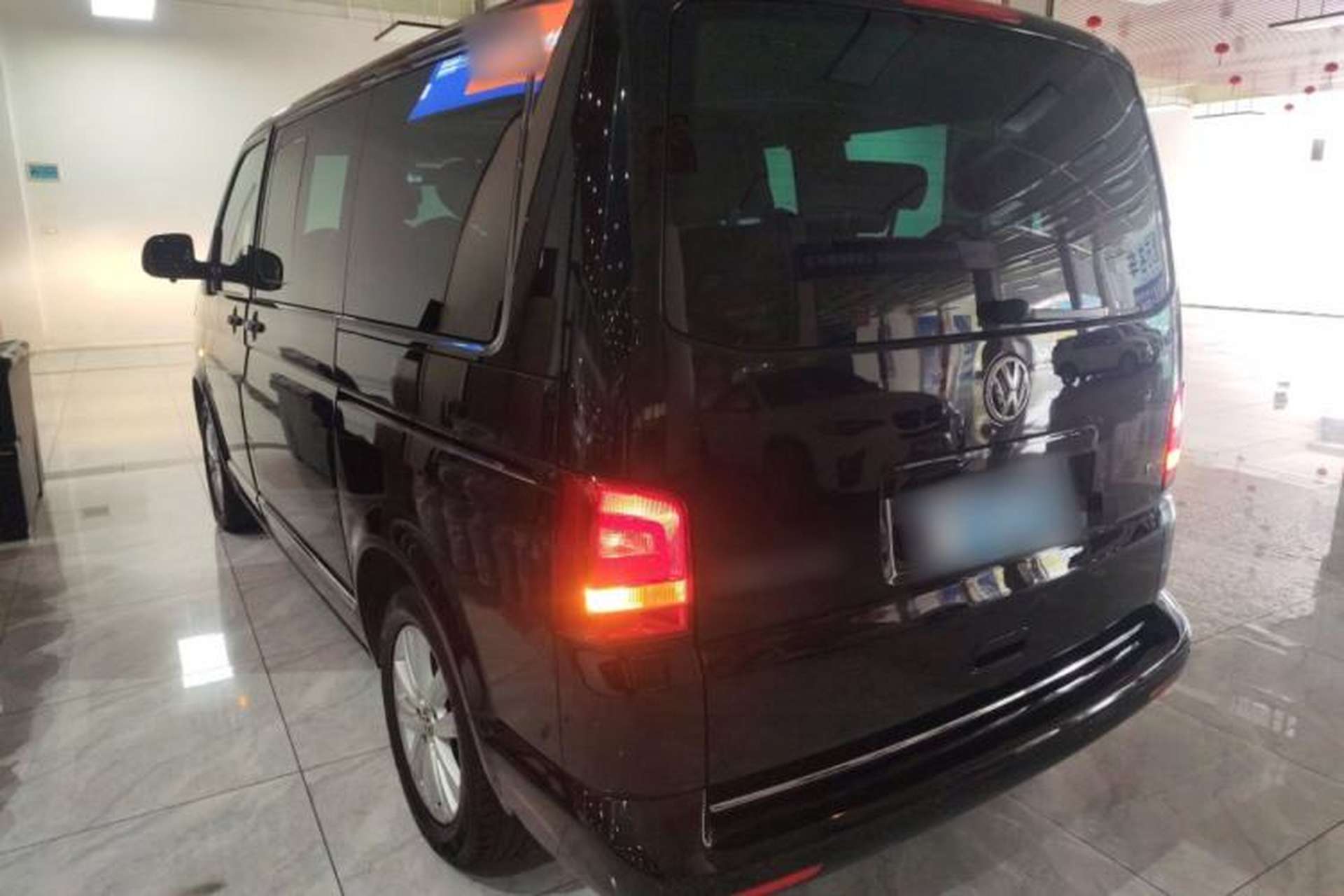 Used Volkswagen Multivan 2012 2.0 TSI Two-Wheel-Drive Luxury Edition Rear Left 45 Deg