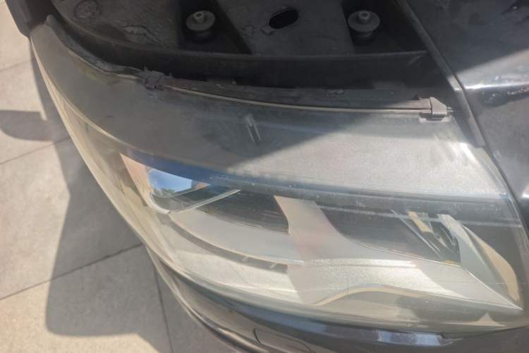 Used Volkswagen Multivan 2012 2.0 TSI Two-Wheel-Drive Luxury Edition Right Front Headlight