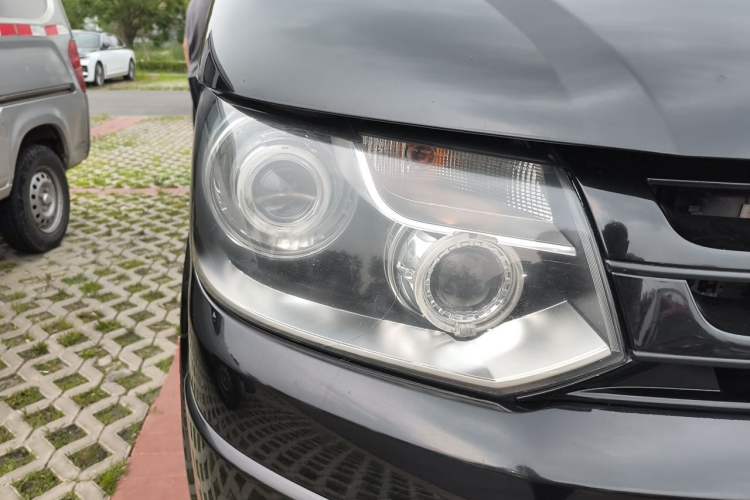 Used Volkswagen Multivan 2012 2.0 TSI Two-Wheel Drive Business Edition Right Front Headlight