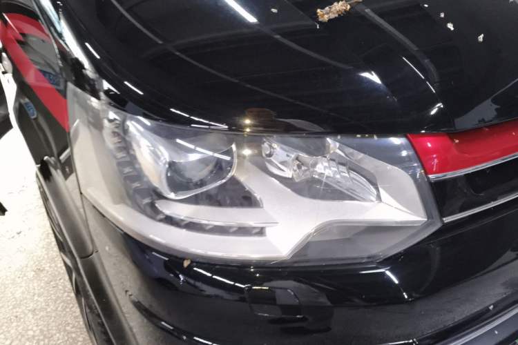 Used Volkswagen Multivan 2012 2.0 TSI Two-Wheel-Drive Luxury Edition Right Front Headlight