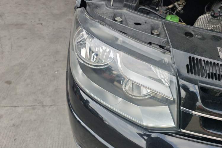 Used Volkswagen Multivan 2012 2.0 TSI Two-Wheel Drive Business Edition Right Front Headlight