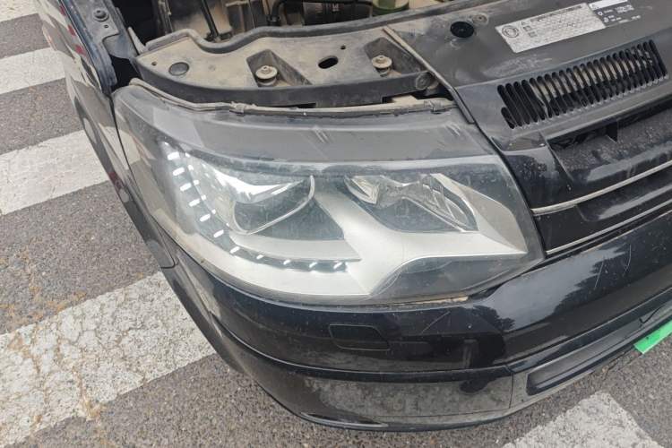 Used Volkswagen Multivan 2012 2.0 TSI Two-Wheel-Drive Luxury Edition Right Front Headlight
