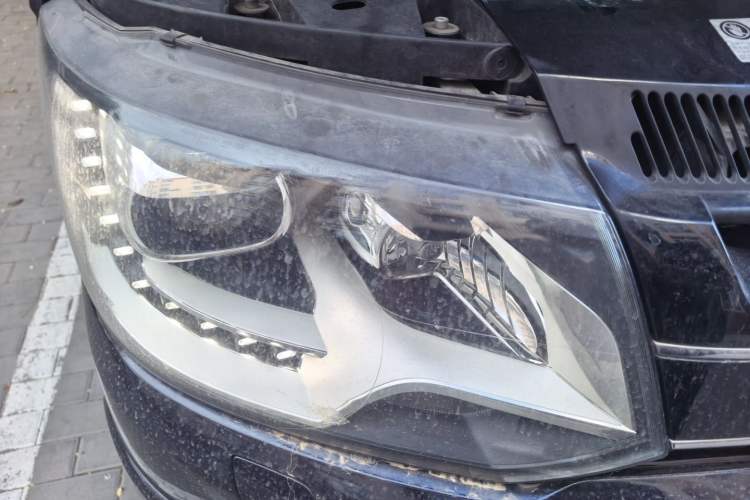 Used Volkswagen Multivan 2012 2.0 TSI Two-Wheel-Drive Luxury Edition Right Front Headlight