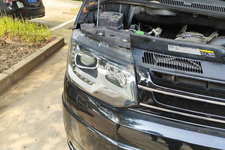 Used Volkswagen Multivan 2012 2.0 TSI Two-Wheel-Drive Luxury Edition Right Front Headlight