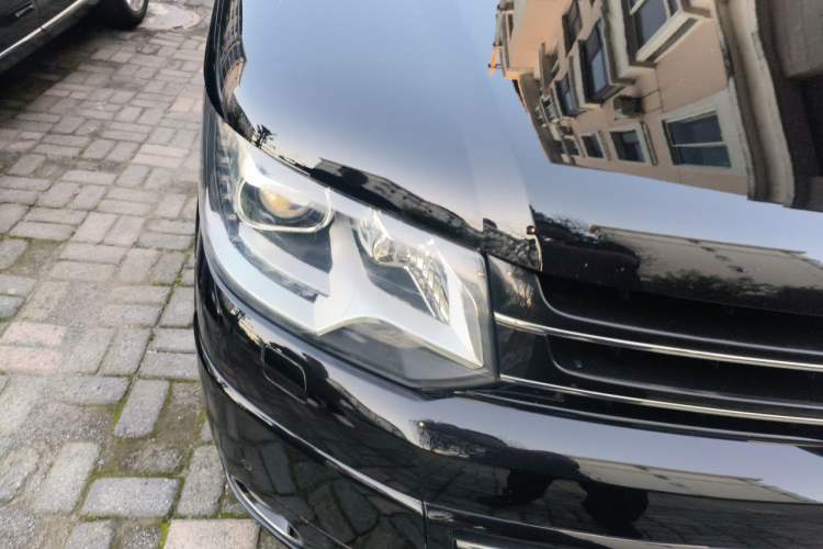 Used Volkswagen Multivan 2012 2.0 TSI Four-Wheel Drive Deluxe Edition Right Front Headlight