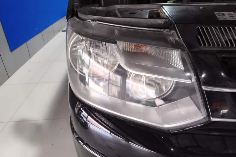 Used Volkswagen Multivan 2012 2.0 TSI Two-Wheel Drive Business Edition Right Front Headlight