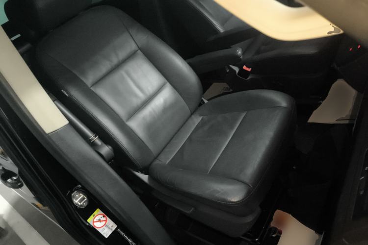 Used Volkswagen Multivan 2012 2.0 TSI Two-Wheel-Drive Luxury Edition Right Front Seat