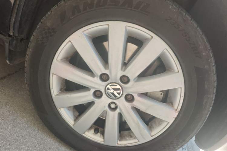Used Volkswagen Multivan 2012 2.0 TSI Two-Wheel-Drive Luxury Edition Right Front Wheel Hub