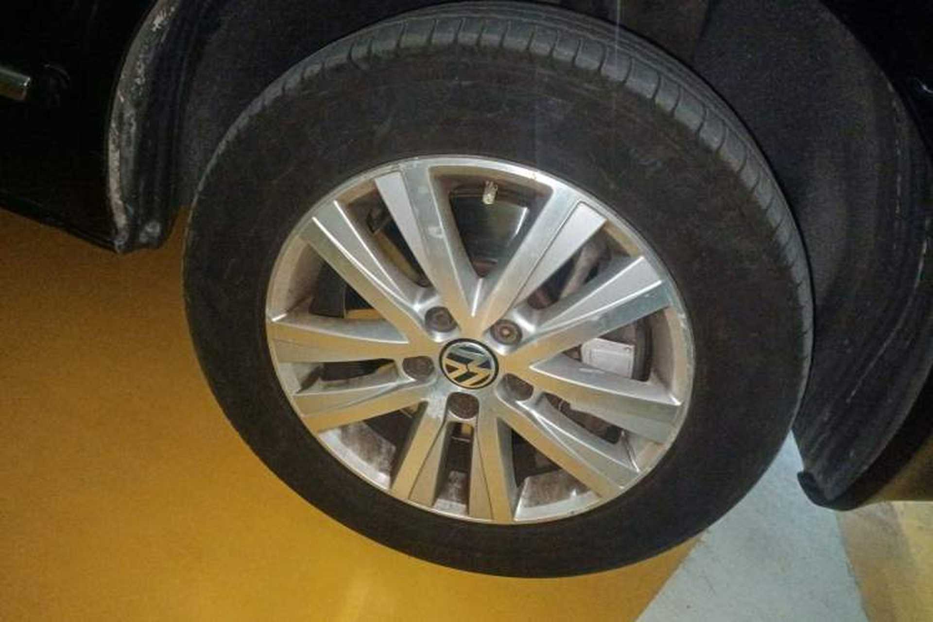 Used Volkswagen Multivan 2012 2.0 TSI Four-Wheel Drive Deluxe Edition Right Front Wheel Hub