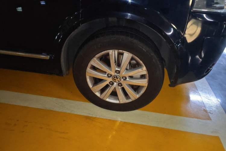 Used Volkswagen Multivan 2012 2.0 TSI Two-Wheel-Drive Luxury Edition Right Front Wheel Hub