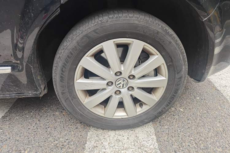 Used Volkswagen Multivan 2012 2.0 TSI Two-Wheel-Drive Luxury Edition Right Front Wheel Hub
