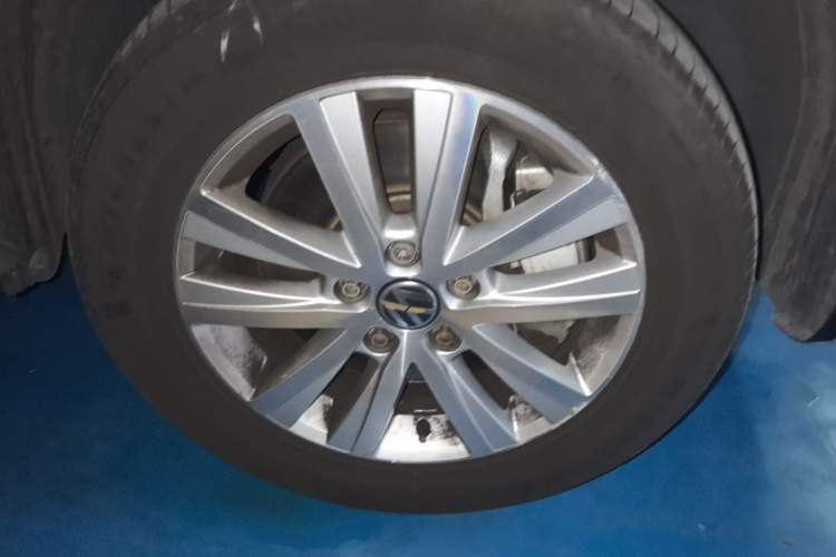 Used Volkswagen Multivan 2012 2.0 TSI Four-Wheel Drive Deluxe Edition Right Front Wheel Hub