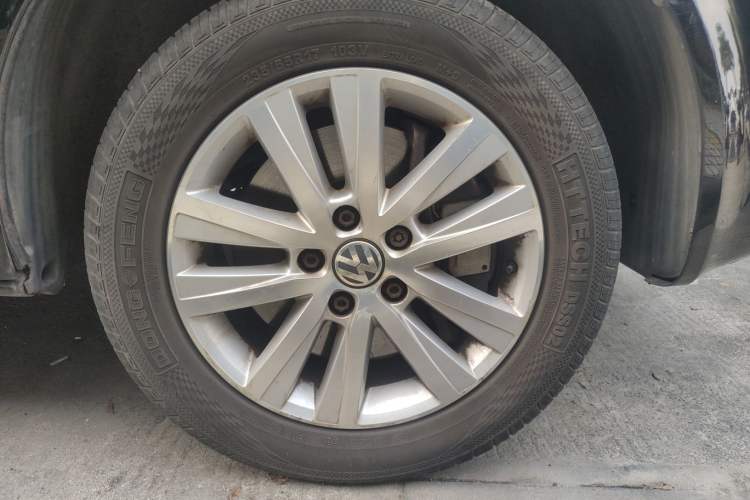 Used Volkswagen Multivan 2012 2.0 TSI Two-Wheel-Drive Luxury Edition Right Front Wheel Hub