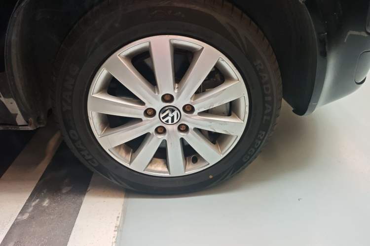 Used Volkswagen Multivan 2012 2.0 TSI Two-Wheel-Drive Luxury Edition Right Front Wheel Hub