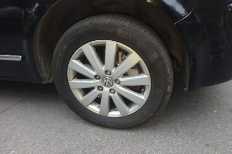 Used Volkswagen Multivan 2012 2.0 TSI Two-Wheel-Drive Luxury Edition Right Front Wheel Hub