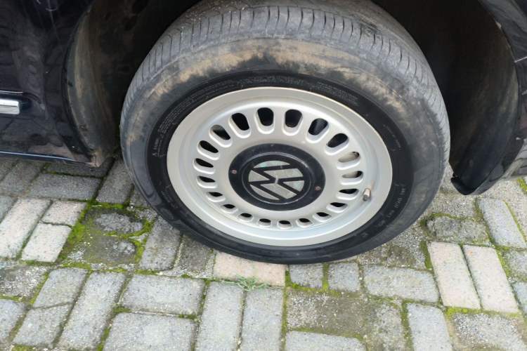 Used Volkswagen Multivan 2012 2.0 TSI Four-Wheel Drive Deluxe Edition Right Front Wheel Hub