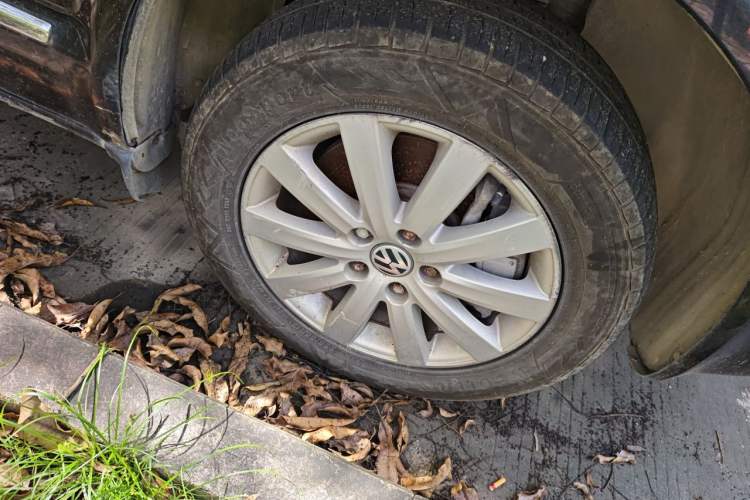 Used Volkswagen Multivan 2012 2.0 TSI Four-Wheel Drive Deluxe Edition Right Front Wheel Hub
