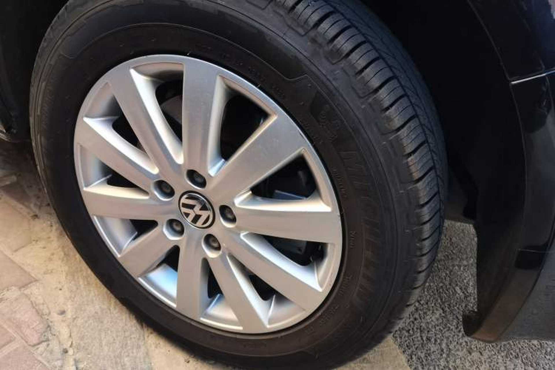 Used Volkswagen Multivan 2012 2.0 TSI Two-Wheel-Drive Luxury Edition Right Front Wheel Hub