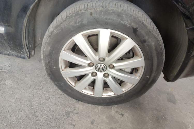Used Volkswagen Multivan 2012 2.0 TSI Four-Wheel Drive Deluxe Edition Right Front Wheel Hub