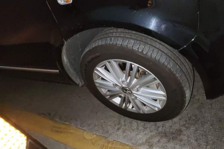 Used Volkswagen Multivan 2012 2.0 TSI Two-Wheel-Drive Luxury Edition Right Front Wheel Hub