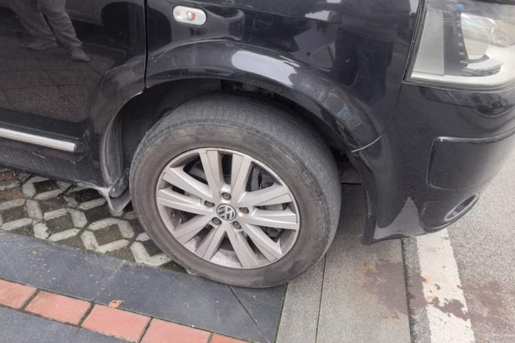 Used Volkswagen Multivan 2012 2.0 TSI Four-Wheel Drive Deluxe Edition Right Front Wheel Hub