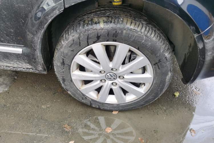 Used Volkswagen Multivan 2012 2.0 TSI Four-Wheel Drive Deluxe Edition Right Front Wheel Hub