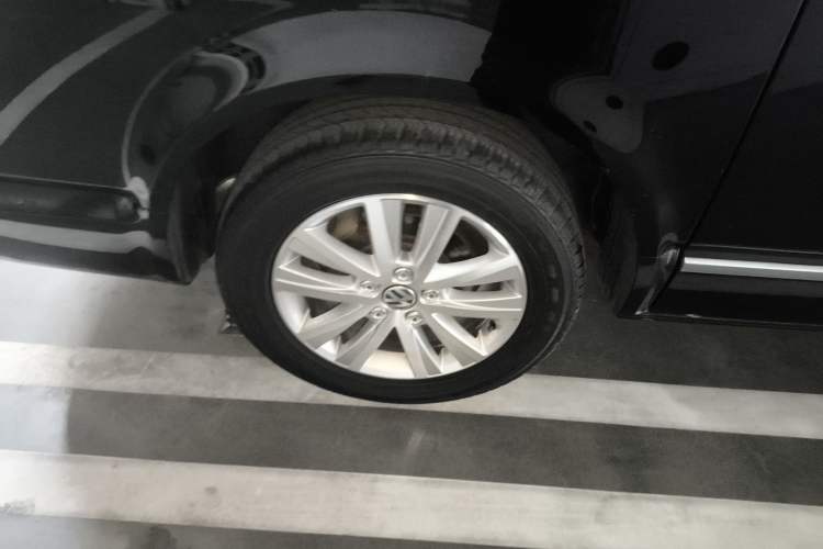 Used Volkswagen Multivan 2012 2.0 TSI Two-Wheel-Drive Luxury Edition Right Rear Wheel Hub