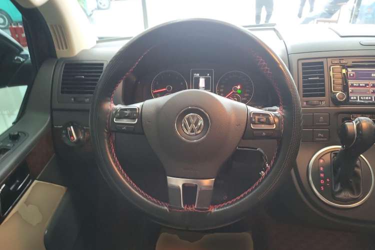 Used Volkswagen Multivan 2012 2.0 TSI Four-Wheel Drive Deluxe Edition Steering Wheel