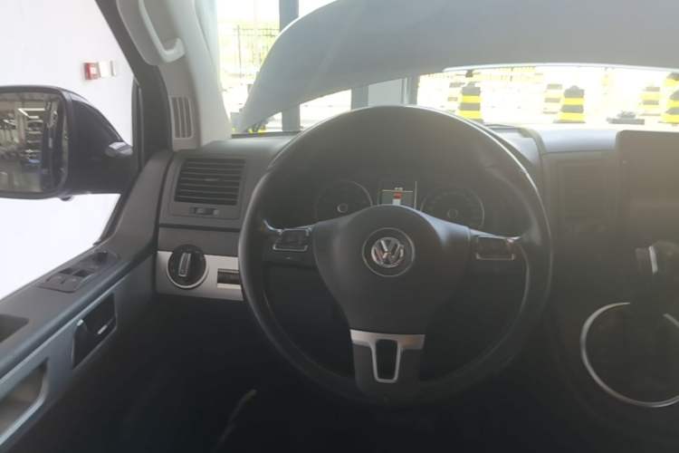 Used Volkswagen Multivan 2012 2.0 TSI Two-Wheel-Drive Luxury Edition Steering Wheel