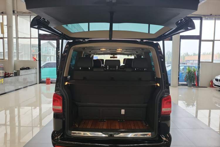 Used Volkswagen Multivan 2012 2.0 TSI Four-Wheel Drive Deluxe Edition Trunk
