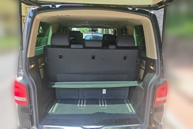Used Volkswagen Multivan 2012 2.0 TSI Four-Wheel Drive Deluxe Edition Trunk