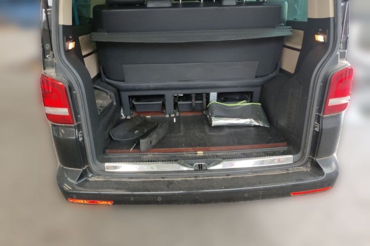 Used Volkswagen Multivan 2012 2.0 TSI Four-Wheel Drive Deluxe Edition Trunk
