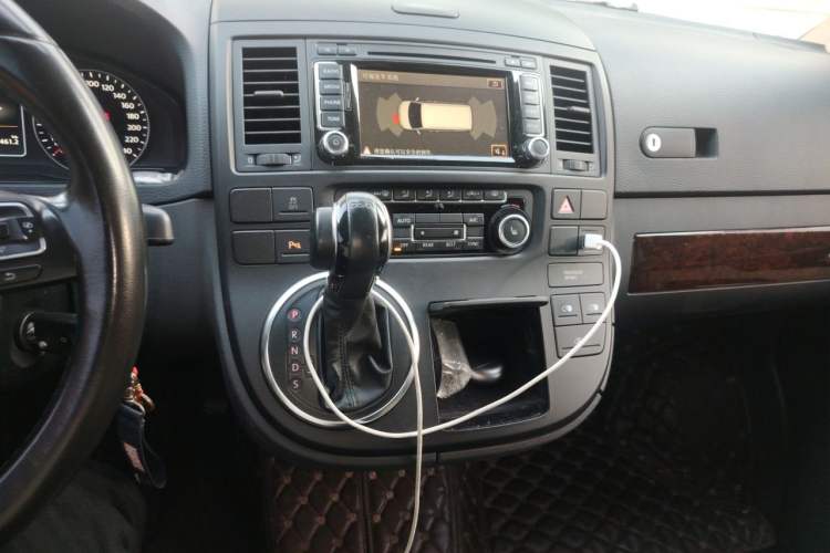 Used Volkswagen Multivan 2012 2.0 TSI Four-Wheel Drive Deluxe Edition Audio And AC Panel