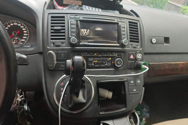 Used Volkswagen Multivan 2012 2.0 TSI Four-Wheel Drive Deluxe Edition Audio And AC Panel