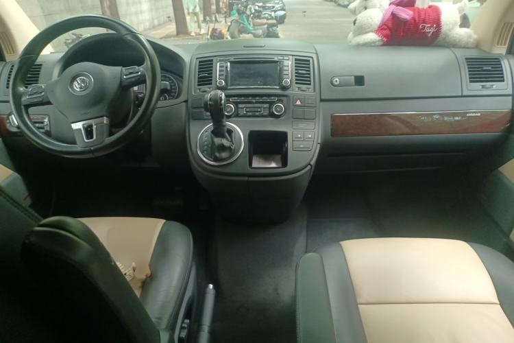 Used Volkswagen Multivan 2012 2.0 TSI Four-Wheel Drive Deluxe Edition Center Console
