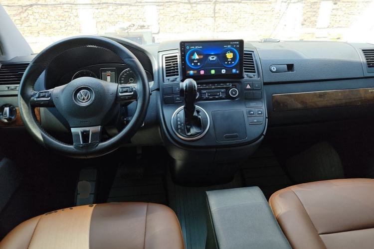 Used Volkswagen Multivan 2012 2.0 TSI Two-Wheel-Drive Luxury Edition Center Console