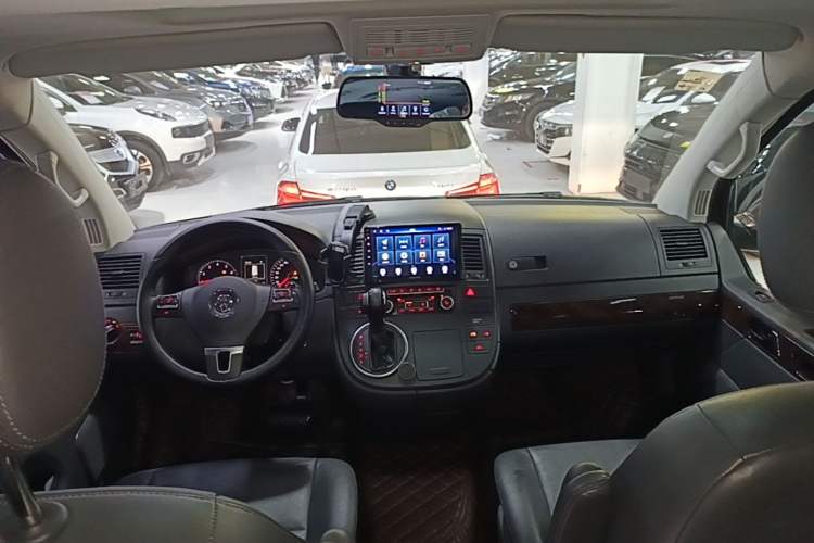 Used Volkswagen Multivan 2012 2.0 TSI Two-Wheel-Drive Luxury Edition Center Console