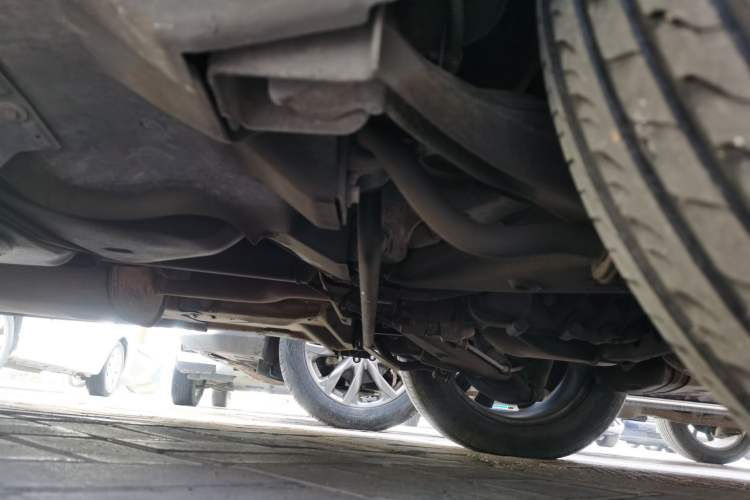 Used Volkswagen Multivan 2012 2.0 TSI Four-Wheel Drive Deluxe Edition Chassis Rear Left