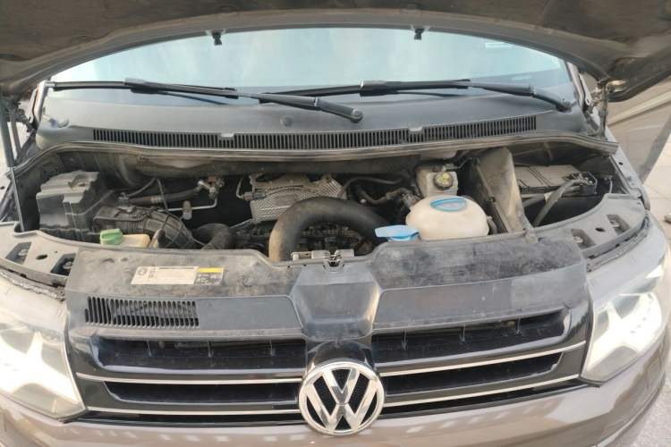 Used Volkswagen Multivan 2012 2.0 TSI Four-Wheel Drive Deluxe Edition Engine Bay