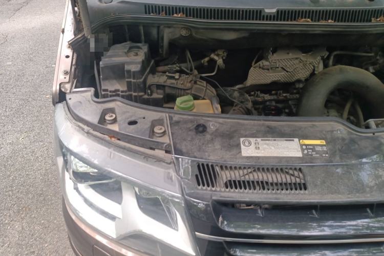 Used Volkswagen Multivan 2012 2.0 TSI Four-Wheel Drive Deluxe Edition Engine Bay Right