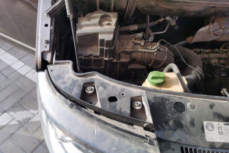 Used Volkswagen Multivan 2012 2.0 TSI Four-Wheel Drive Deluxe Edition Engine Bay Right