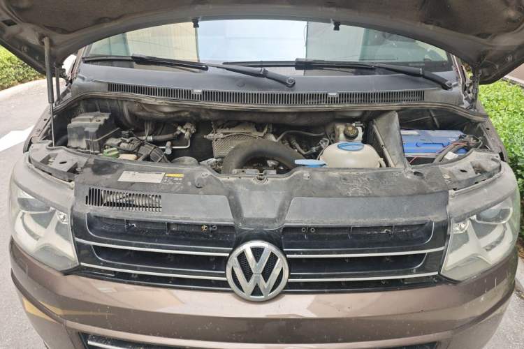 Used Volkswagen Multivan 2012 2.0 TSI Four-Wheel Drive Deluxe Edition Engine Bay