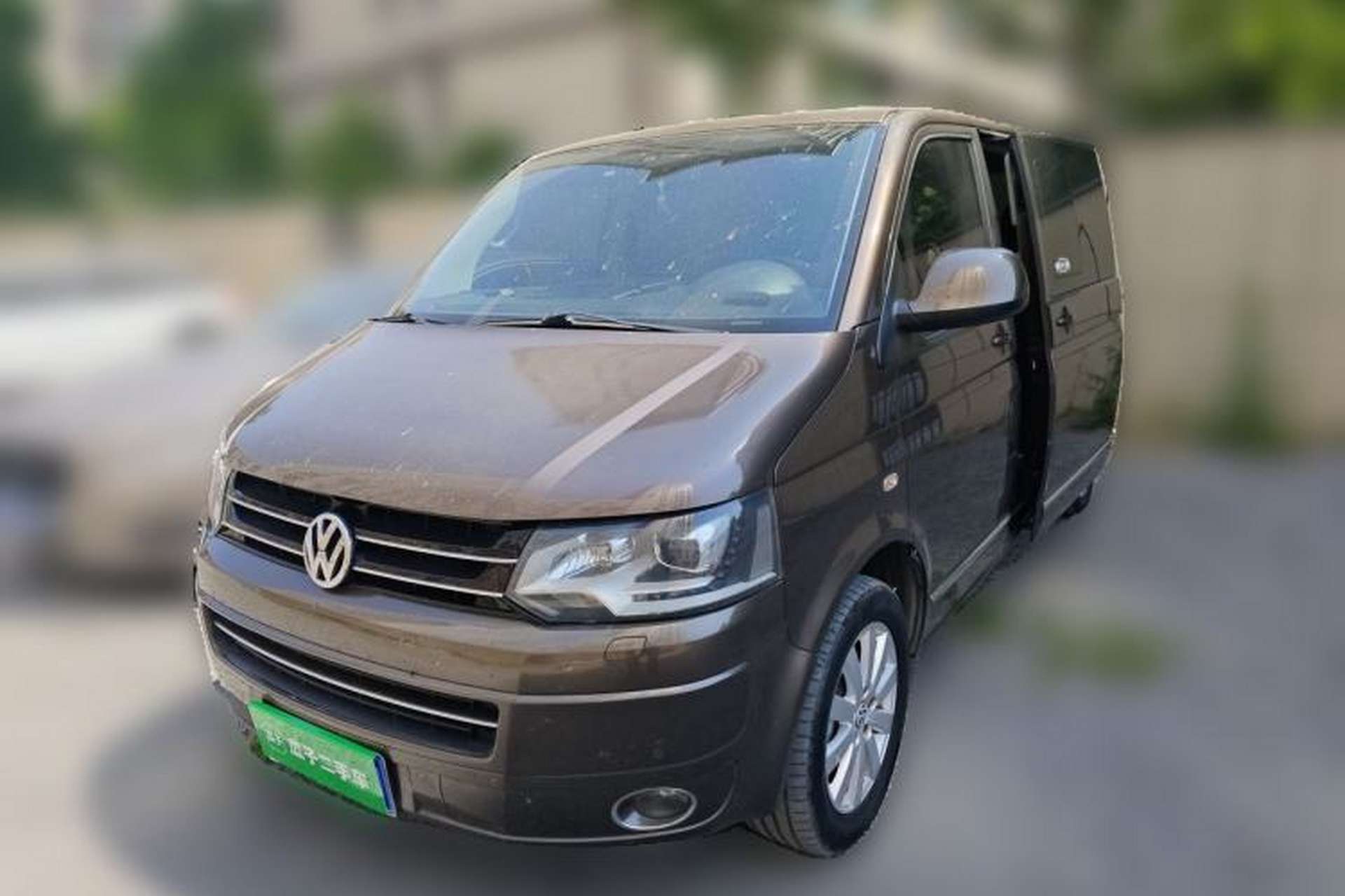 Used Volkswagen Multivan 2012 2.0 TSI Two-Wheel-Drive Luxury Edition Front Left 45 Deg