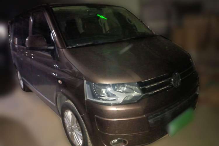 Used Volkswagen Multivan 2012 2.0 TSI Two-Wheel-Drive Luxury Edition Front Right 45 Deg