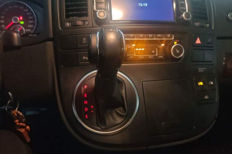 Used Volkswagen Multivan 2012 2.0 TSI Four-Wheel Drive Deluxe Edition Gear Lever