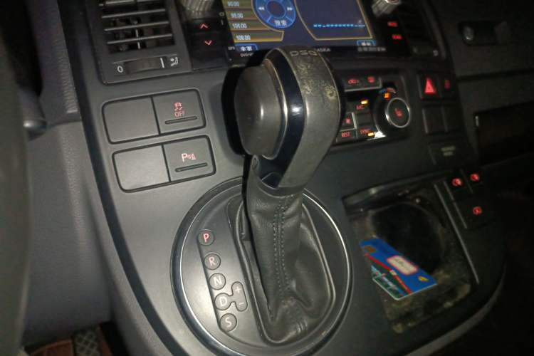 Used Volkswagen Multivan 2012 2.0 TSI Two-Wheel-Drive Luxury Edition Gear Lever